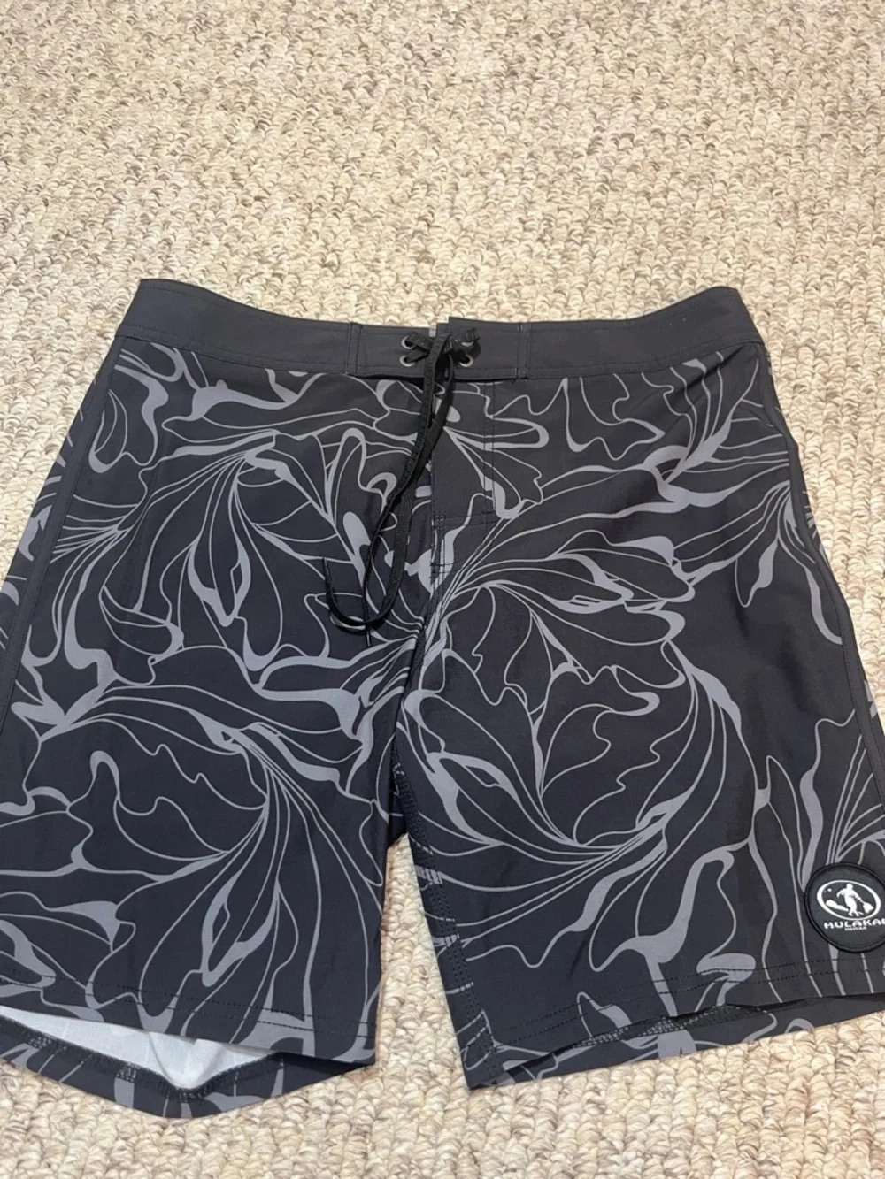 HulaKai Hawaii size 31 Men's Black & Gray Patterned Swim Trunks